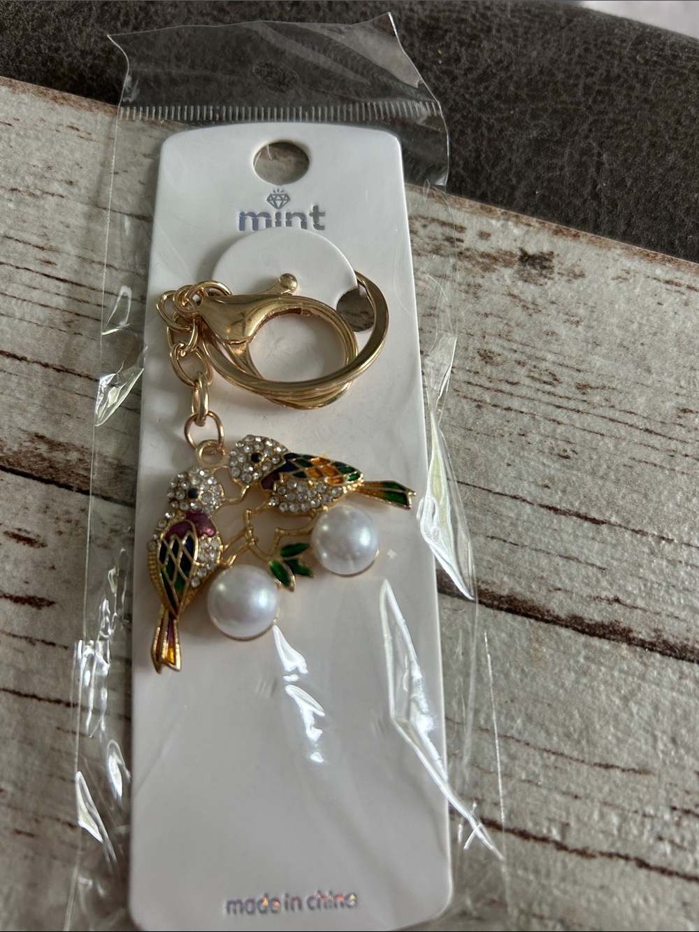 5/)25 Mint Gold-Tone Bird & Pearl Keychain Charm